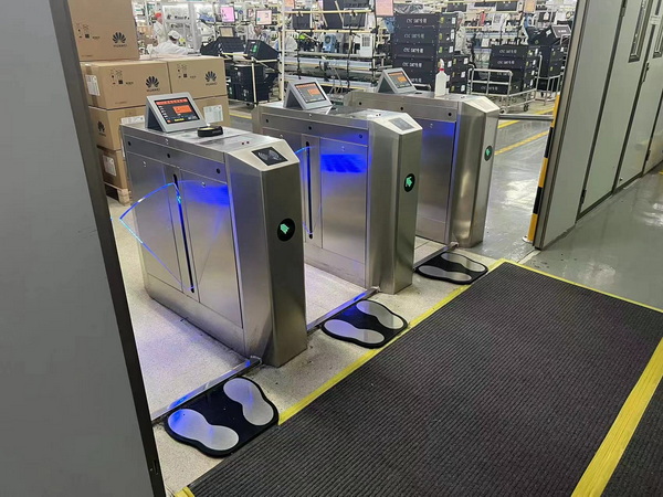 工業級ESD三輥閘重磅升級:承重200kg+IP65防護的硬核設計